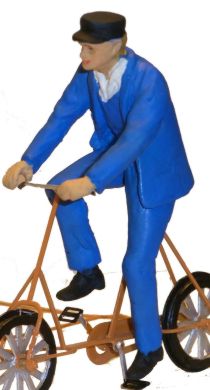 Epoke Fahrradfahrer mit blauer Jacke