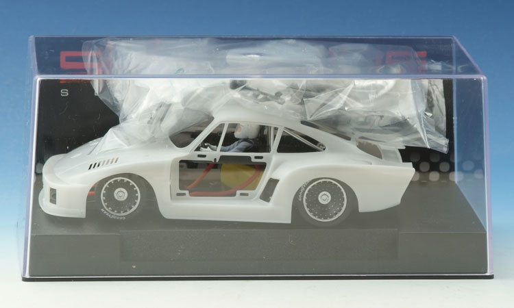Sideways Porsche 935 / K2 - white kit