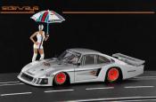 Porsche 935 Martini gray with Pitgirl